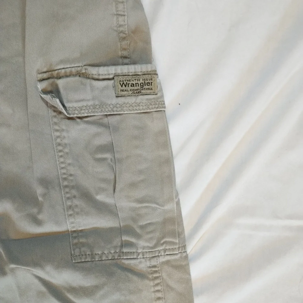 Wrangler Cargo Pants Khaki‎ Tan Mens 34x28 (Tag 34x30) Relaxed Utility GorpCore
